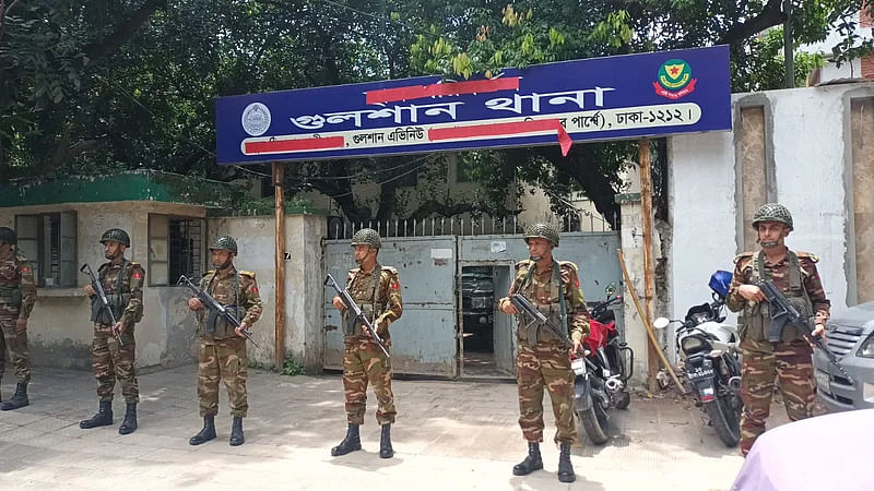 Army personnel posted in front of the Gulshan police Station in Dhaka. Photo taken on 9 August 2024.